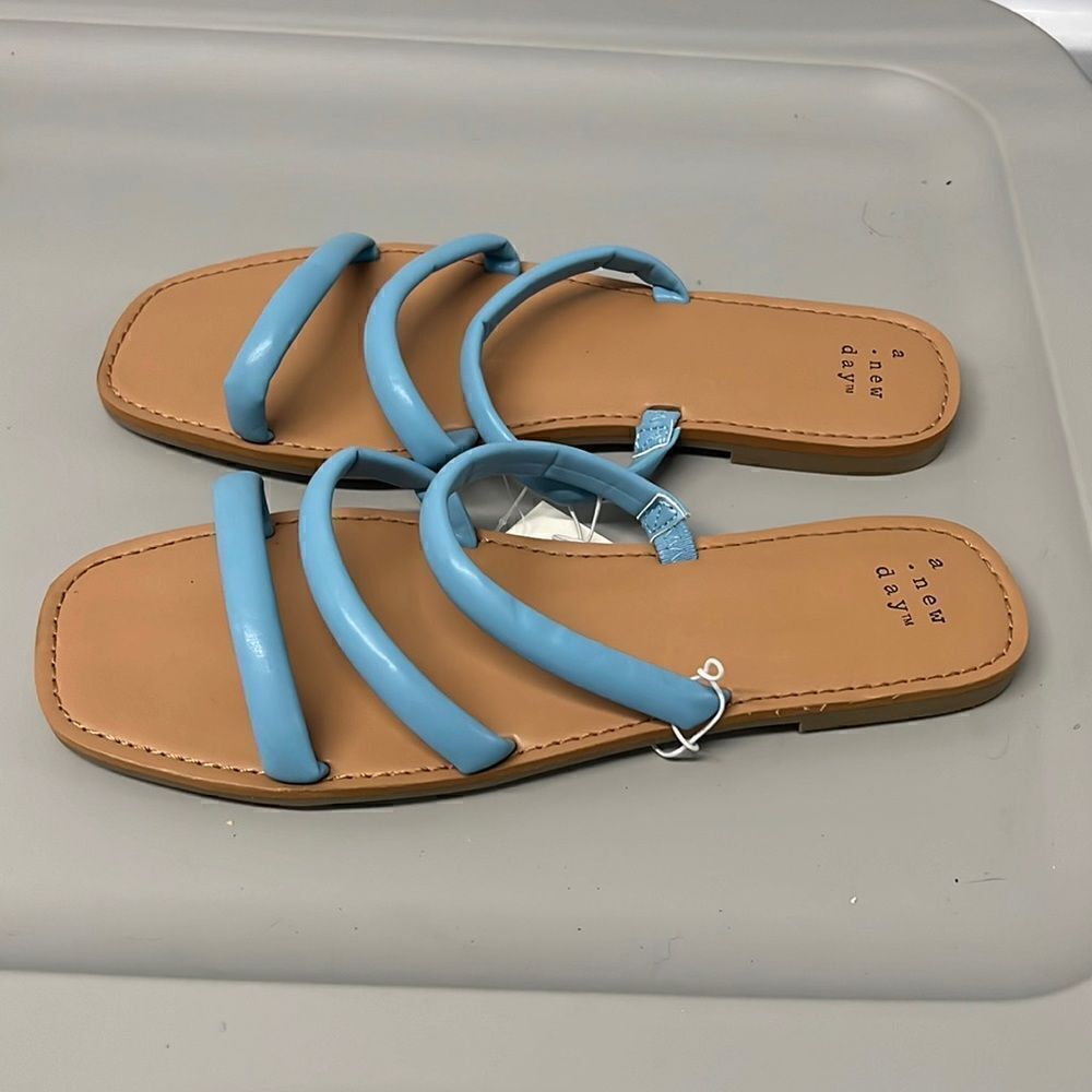 Sandals - Picture 2 of 4